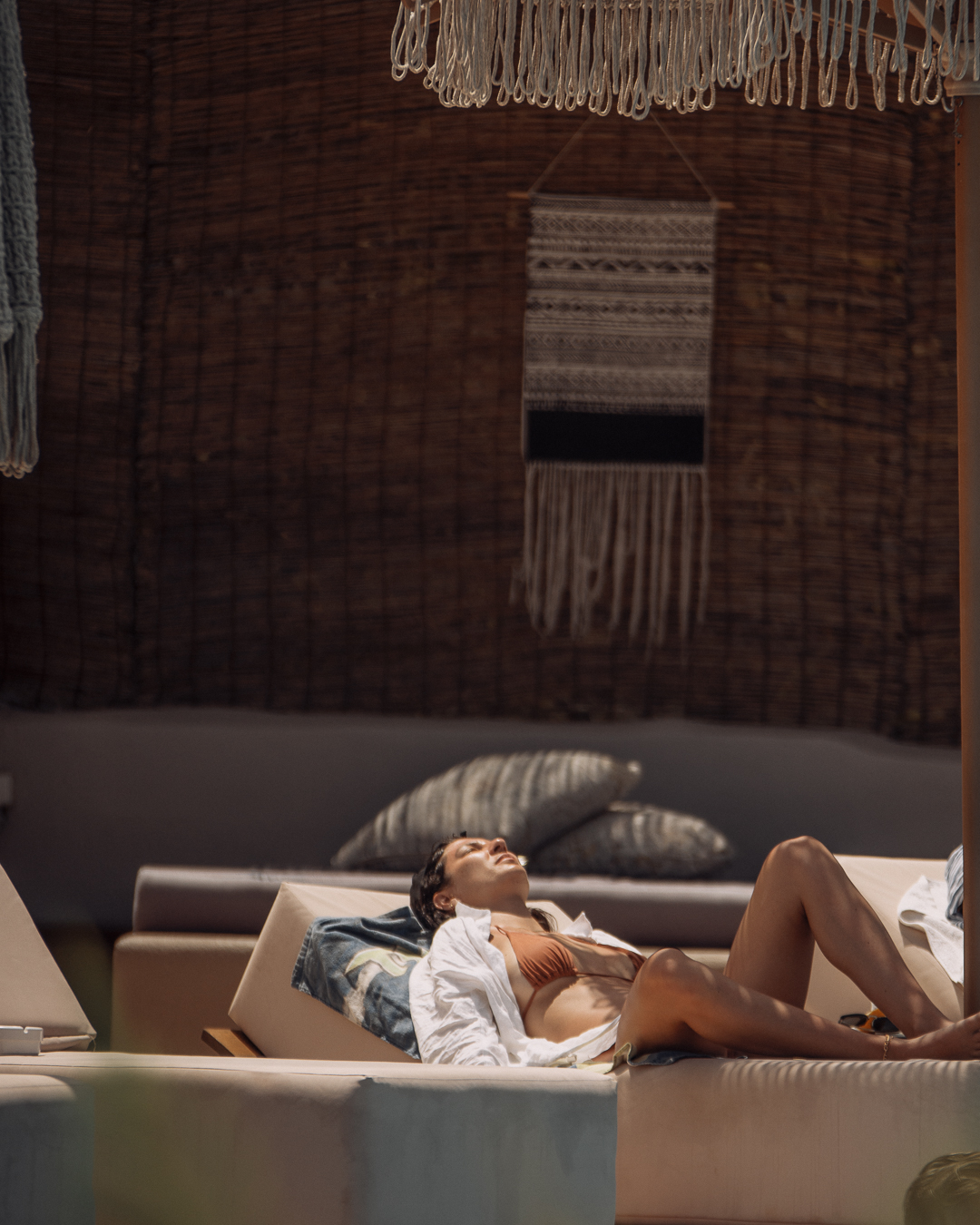 Neromylos Platanias premium beach bar